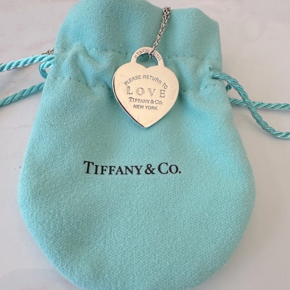 Tiffany & Co. Love heart necklace - Picture 2 of 4